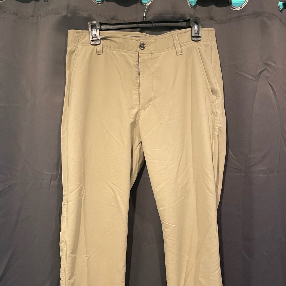 NWOT Under Armour Mens Golf Pants Khaki